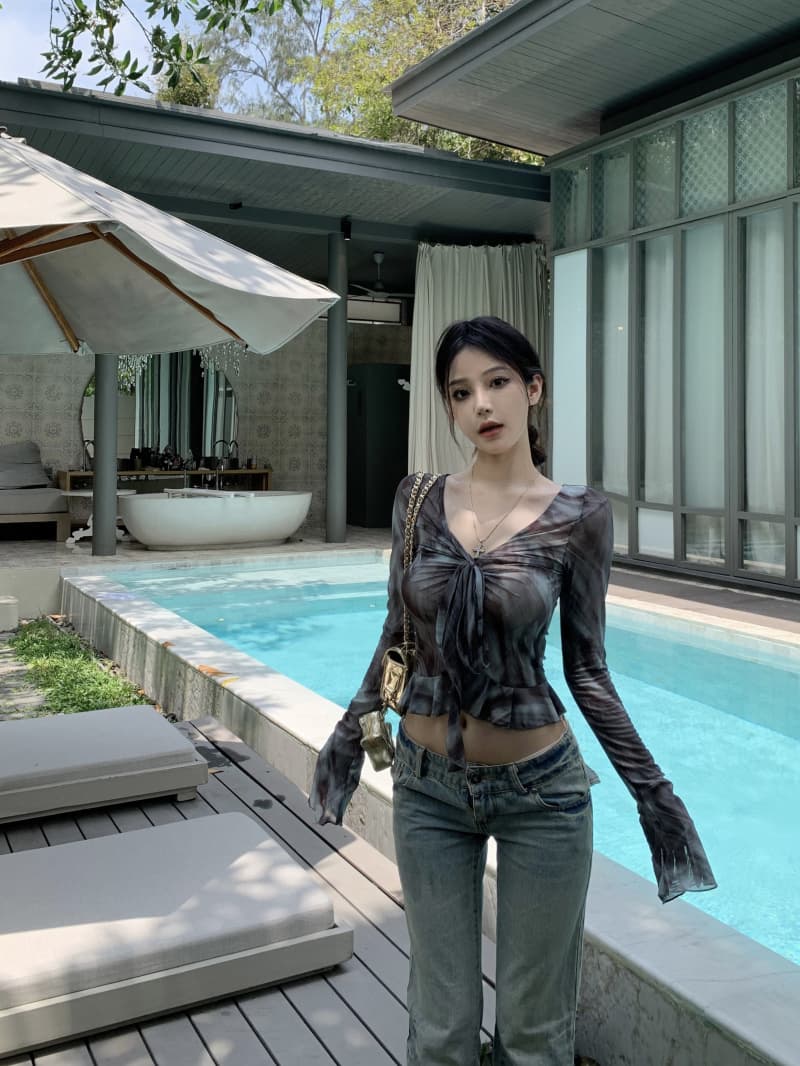 여름 여성 의류 V넥 비틀림 홀치기 염색 망사 긴팔 티셔츠 디자인 센스 작은 대중 몸매 가꾸기 슬림해 보이는 핫걸 셔츠 맨위 상세 이미지 4