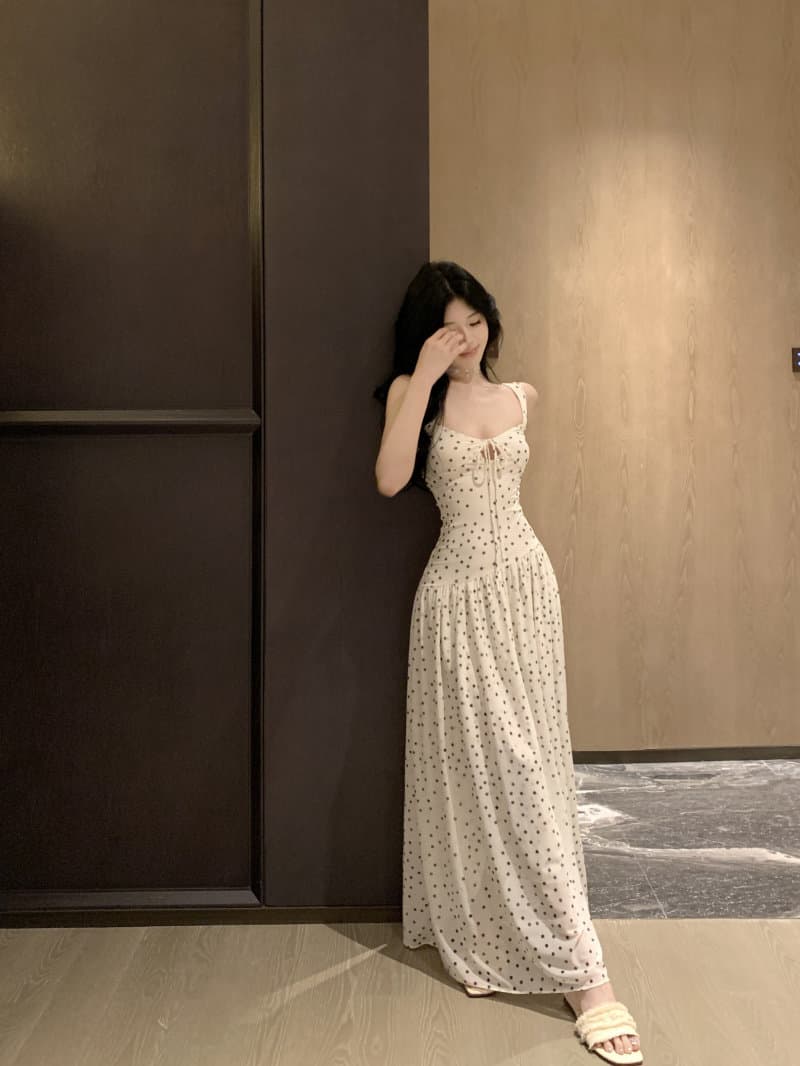 프랑스식 청 순수한 시스템 꼬집기 허리 화이트 도트 무늬 슬립 여성 드레스 여름 순수한 욕망 바람 품격 허리 수축 슬림해 보이는 롱 스커트 상세 이미지 15
