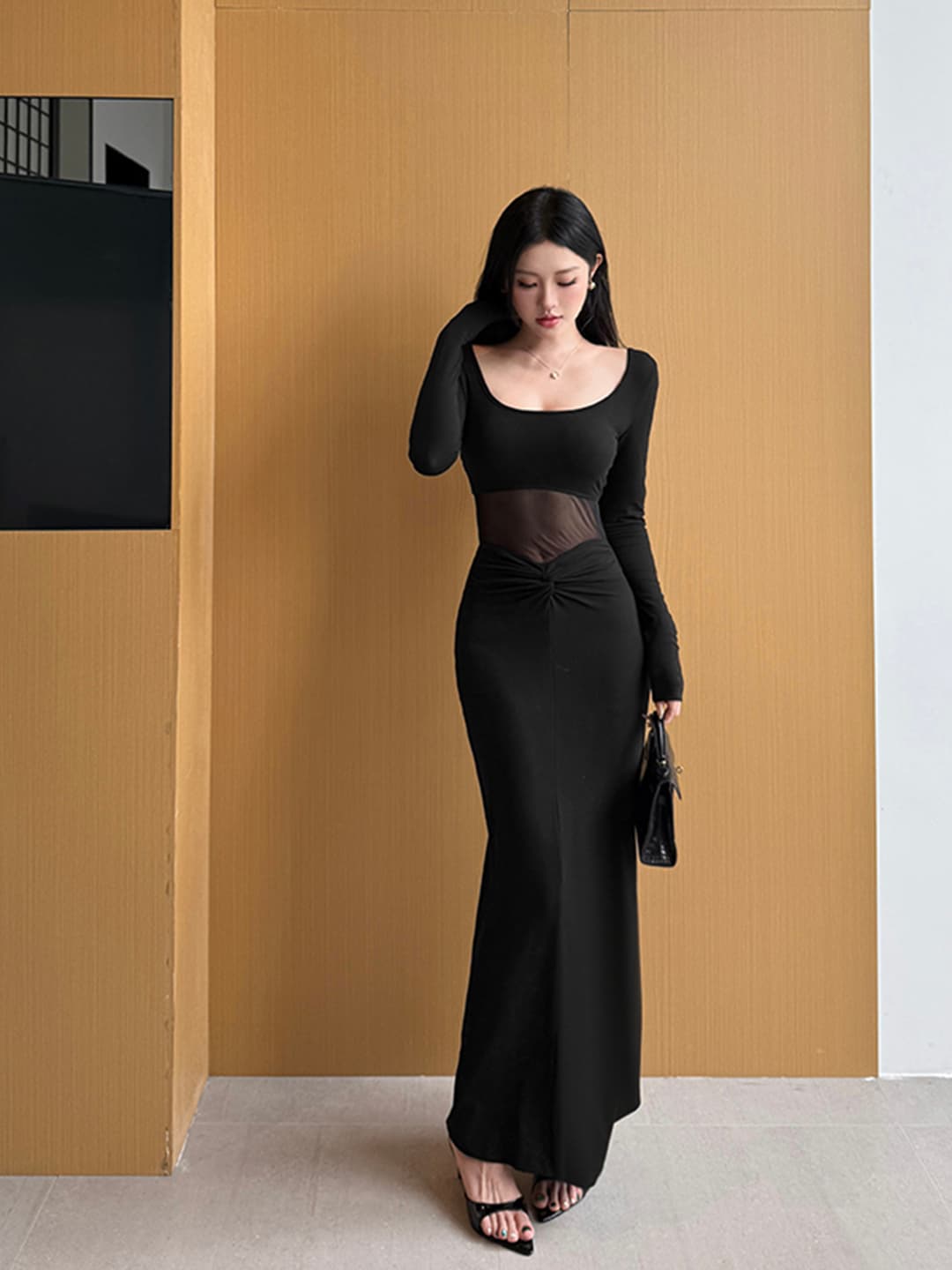 프랑스식 섹시함 검정색 광장 칼라 긴팔 망사 여성 드레스 가을 새로운 주름 슬림해 보이는 핫걸 타이트 스커트 치마