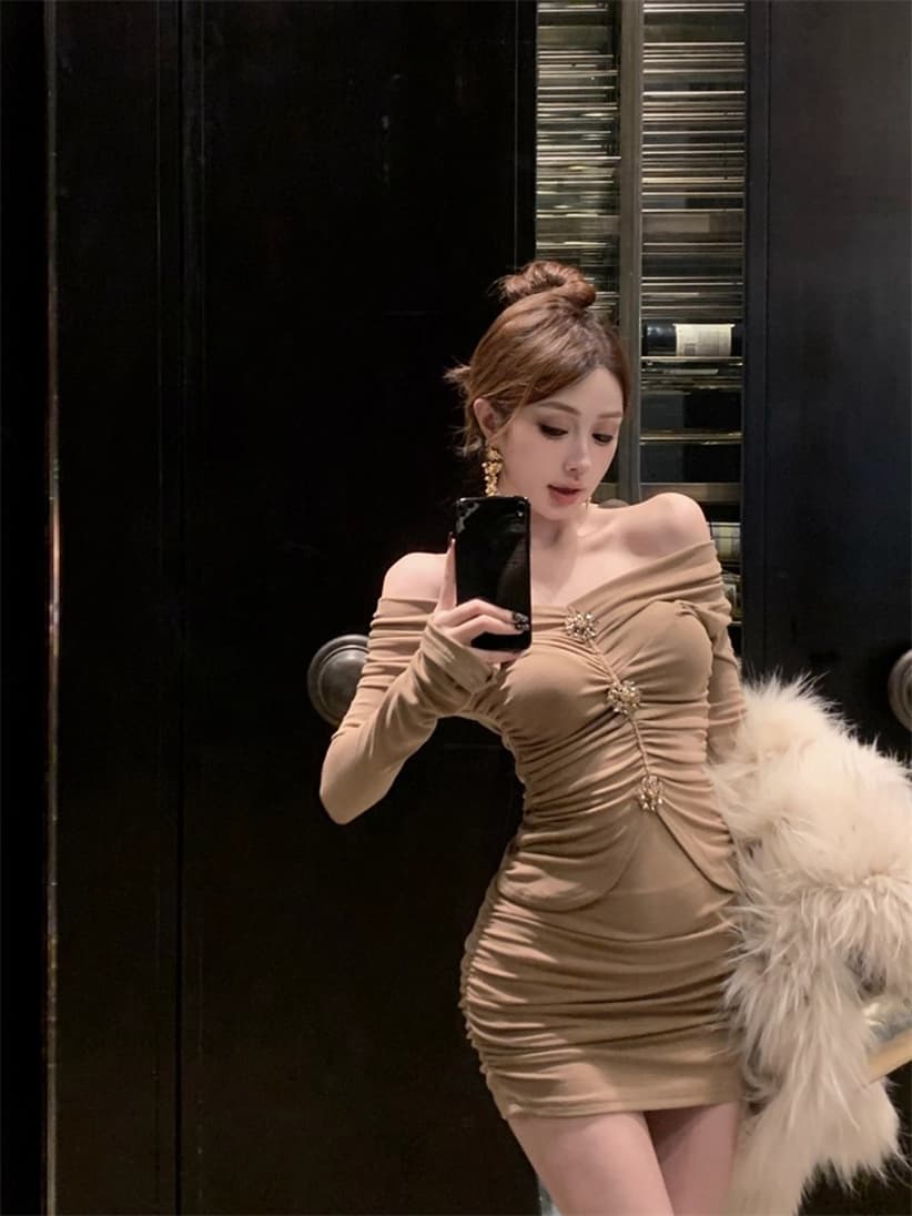 캐치 부서 데이트 치마 순수한 욕망 바람 핫걸 섹시함 V넥 드레스 가을 스타일 품격 주름 몸매 가꾸기 타이트 스커트 이미지 4