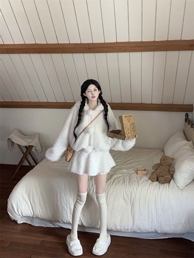 복합 450 그램 새로운 부드러운 자매 세트 작은 곰 귀 플리스 플러시 보온 후드 재킷 반신 미니 스커트 여성 상세 이미지 4