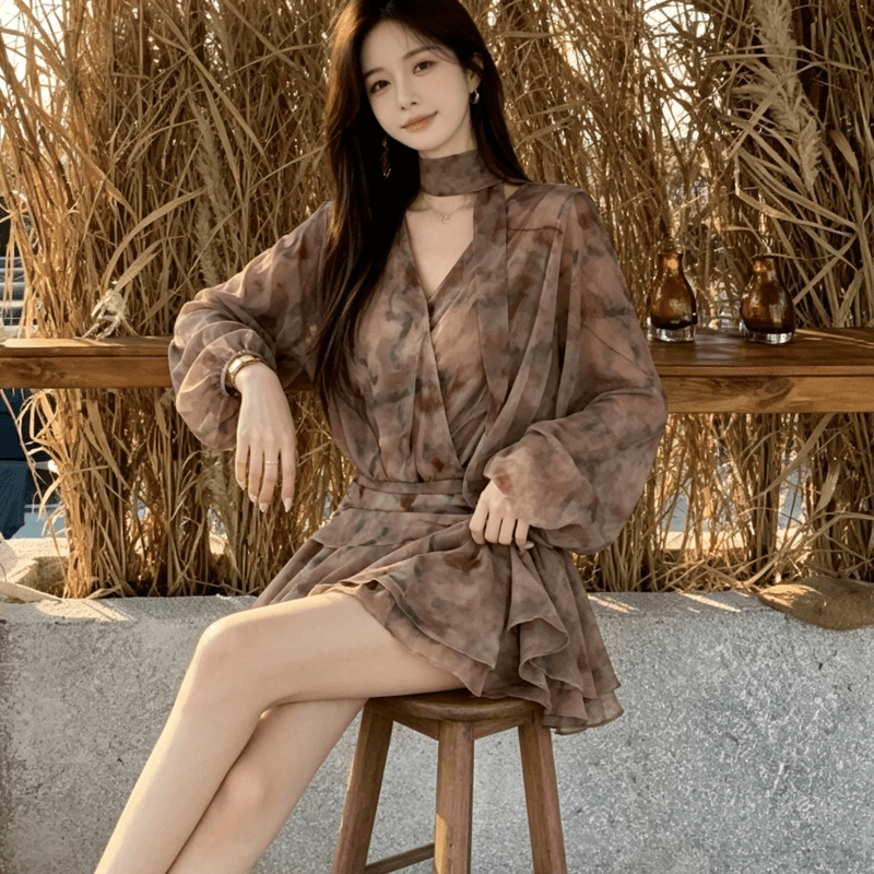빅 사이즈 여성 의류 지방 mm 레트로 헤일로 염색 꽃무늬 쉬폰 V넥 플리츠 드레스 가을 겨울 새로운 휴가 미니 스커트 여성 이미지 4