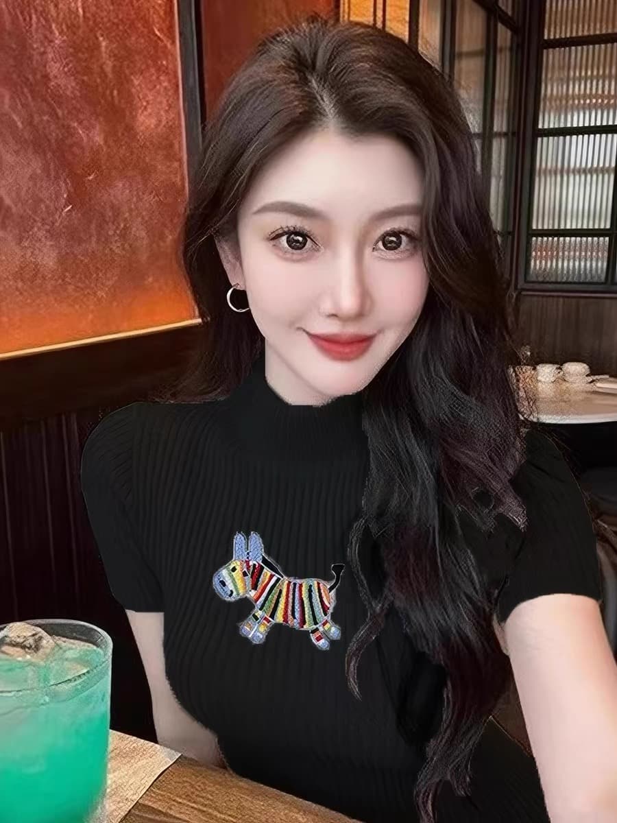 회색 반하이넥 기본 셔츠 인사이드 가져 가라. 작은 말 자수 반팔 티셔츠 여성 여름 특별 아름다운 ~ 중 꼬집기 허리 위로 의류 상세 이미지 7