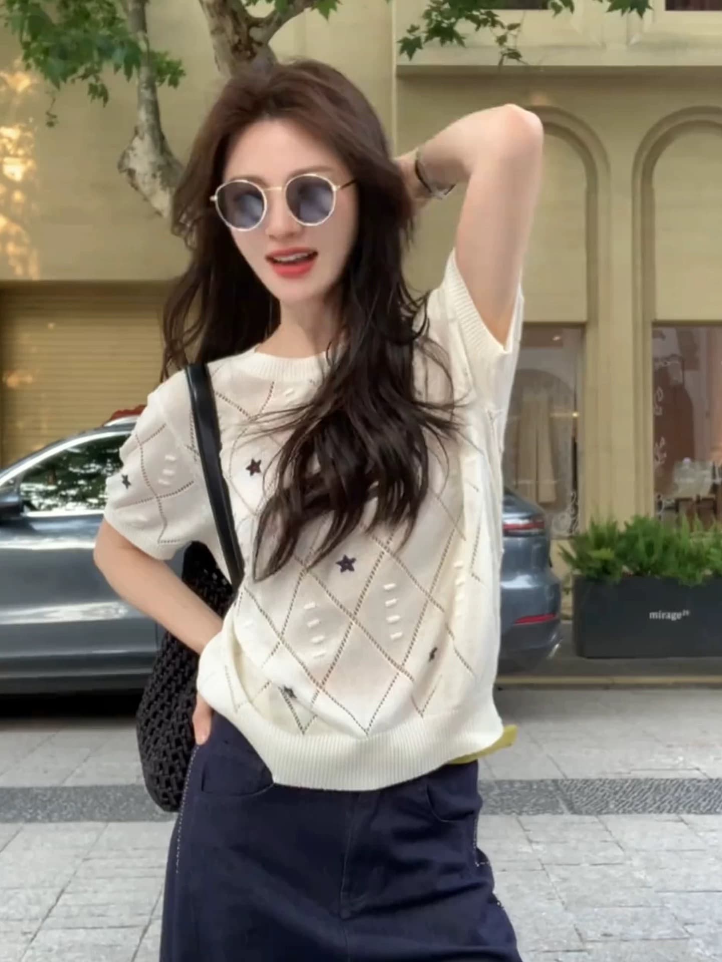 한 부서 화이트 별 홀로우 아웃 얼음 실크 니트 반팔 티셔츠 여성 여름 디자인 센스 작은 대중 고유 한 아름다운 맨위 상세 이미지 2