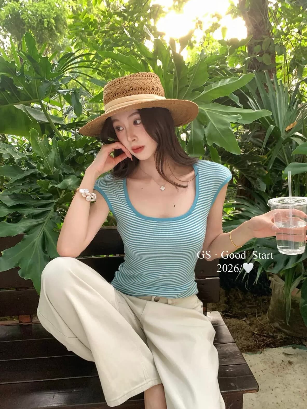 한 부서 패션 트렌드 배색 스트라이프 u 칼라 반팔 몸매 가꾸기 다용도 슬림해 보이는 니트 작은 셔츠 여성 여름 상세 이미지 10
