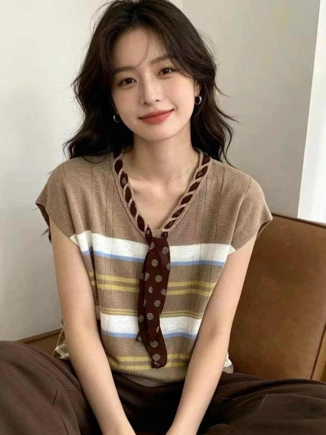 레트로 패션 스트라이프 V넥 스카프 레이스업 니트 스웨터 여성 여름 얇은 스타일 외국 가스 민소매 스택 착용 조끼 맨위 상세 이미지 4