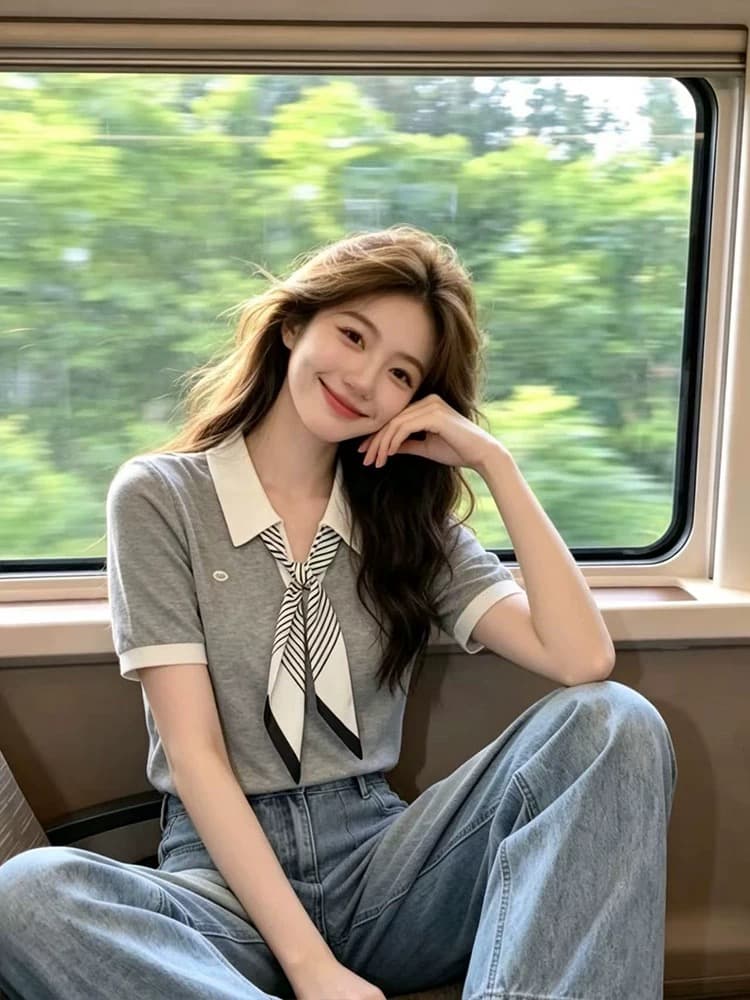 회색 POLO 칼라 반팔 니트 스웨터 여성 여름 2026 여름 새로운 배색 스카프 레이스업 폴로 칼라 동정 맨위 상세 이미지 5