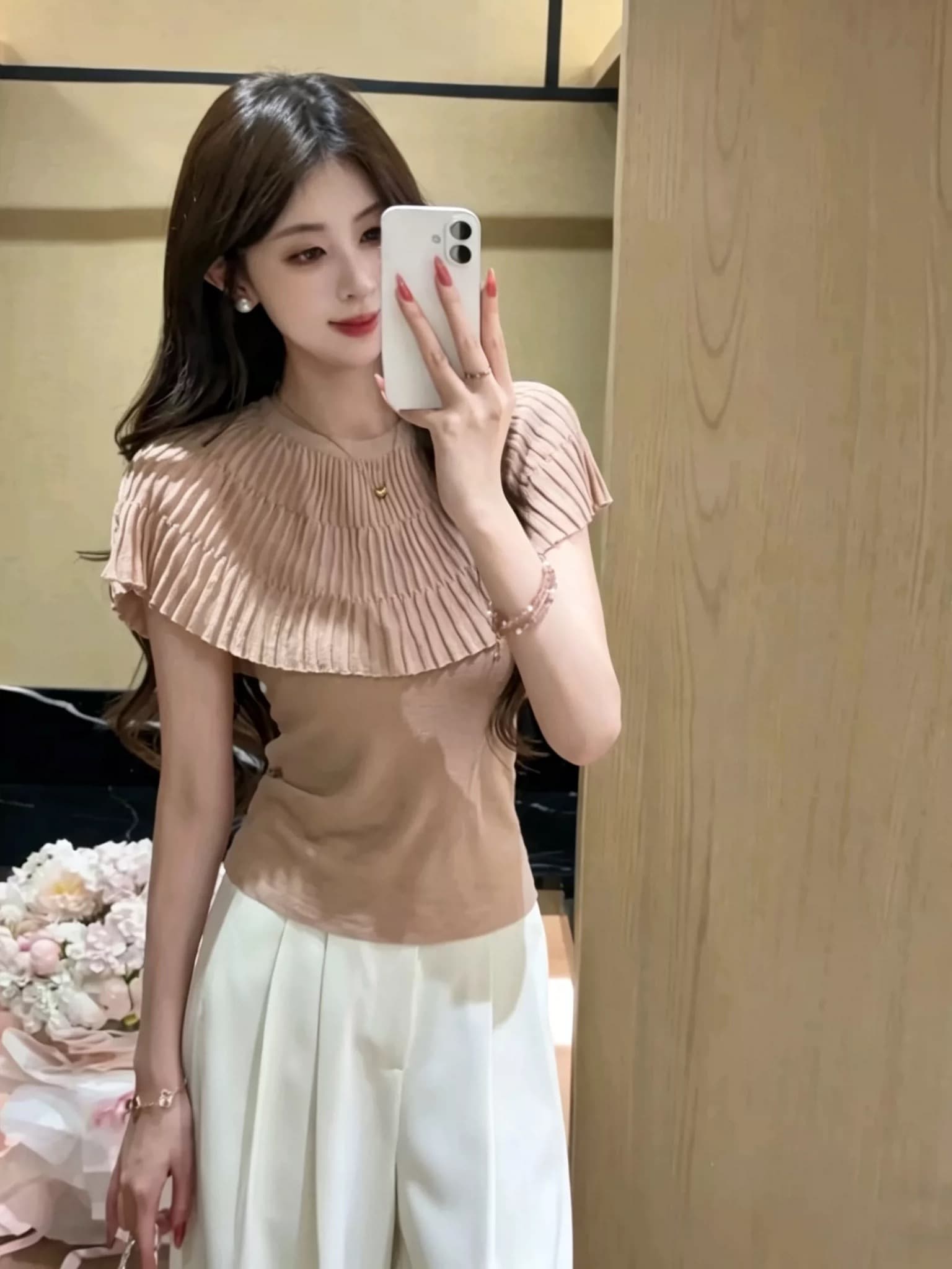고급 센스 프릴 페이크 레이어드 반팔 티셔츠 여성 2026 여름 새로운 몸매 가꾸기 슬림해 보이는 다용도 품격 맨위