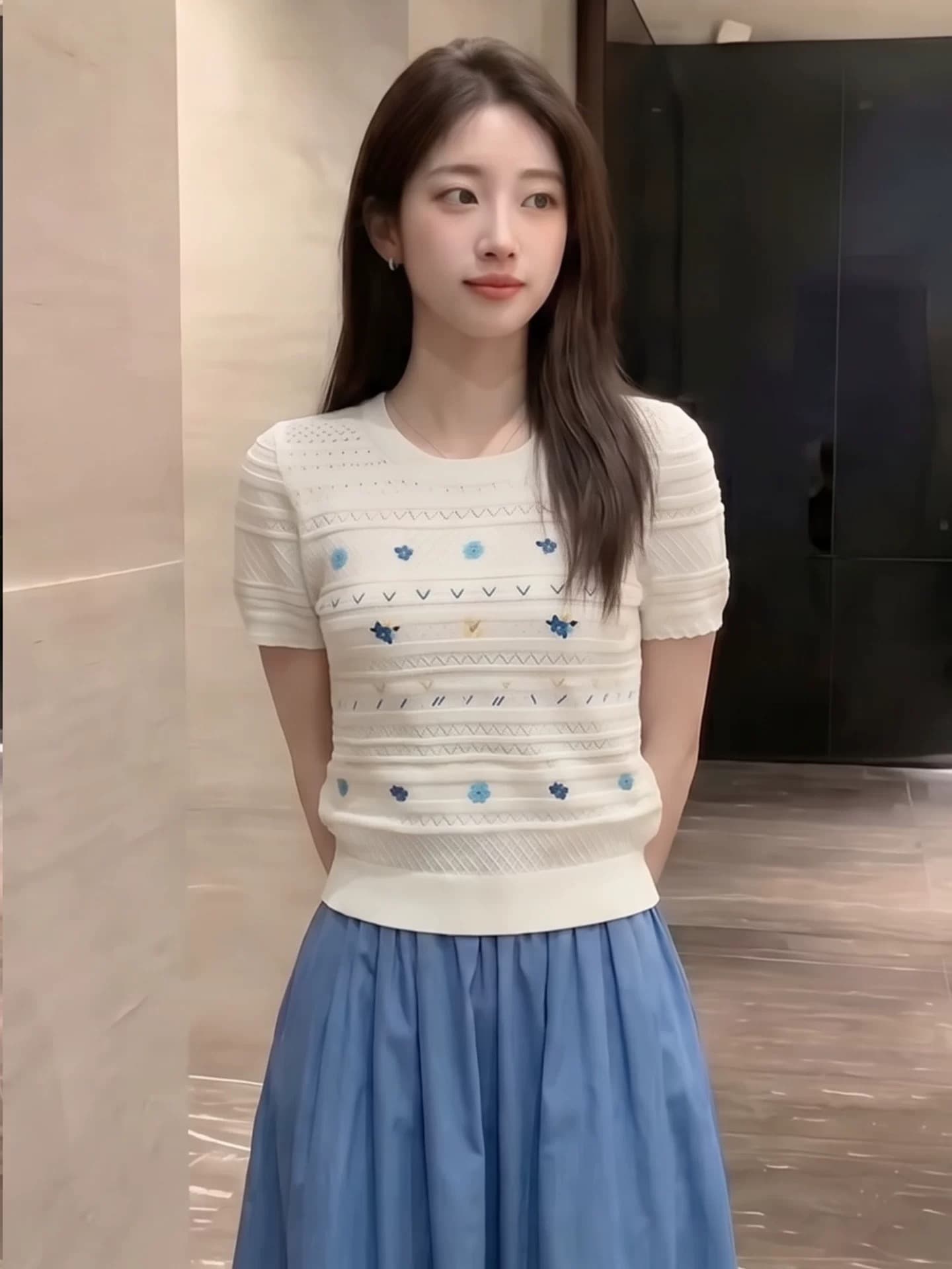 작은 청신 색상 자수 라운드 넥 반팔 니트 스웨터 여성 여름 얇은 스타일 거품 소매 긍정적 인 어깨 루즈핏 슬림해 보이는 맨위 이미지 2