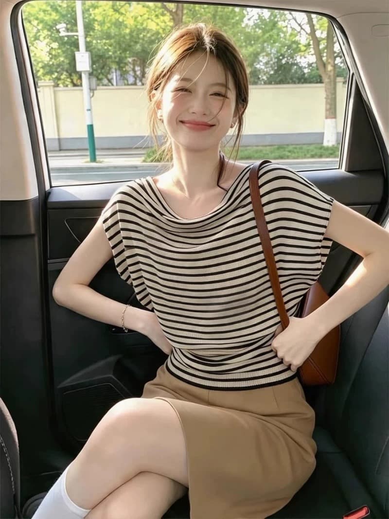 느긋한 바람 배색 스트라이프 흔들다 칼라 니트 스웨터 여성 여름 새로운 고급 센스 외국 가스 맨위 상세 이미지 4