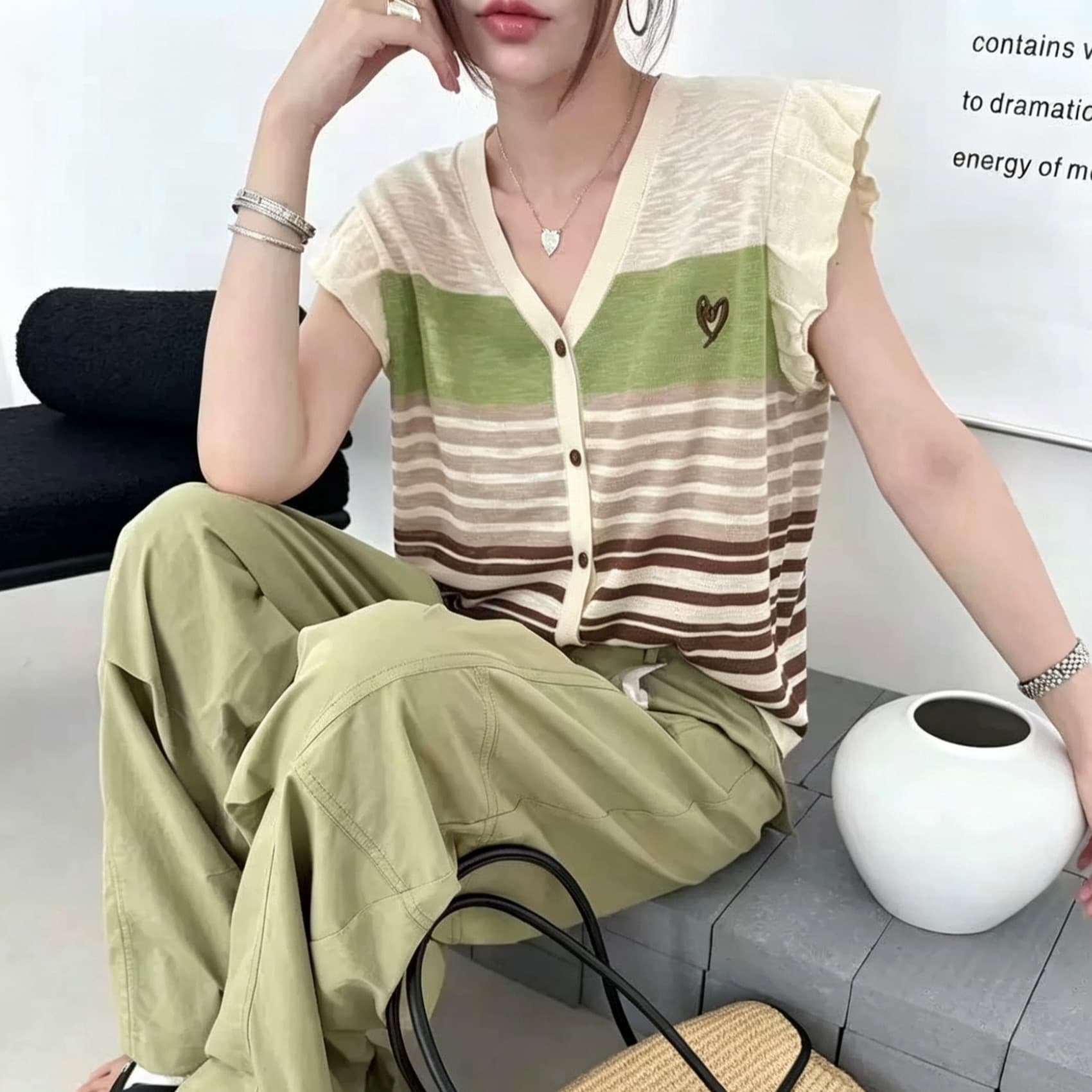 한국 스타일 배색 스트라이프 V넥 Feifei 소매 니트 오픈 가디건 여성 2026 여름 새로운 슬림해 보이는 다용도 연령 감소 맨위 이미지 6
