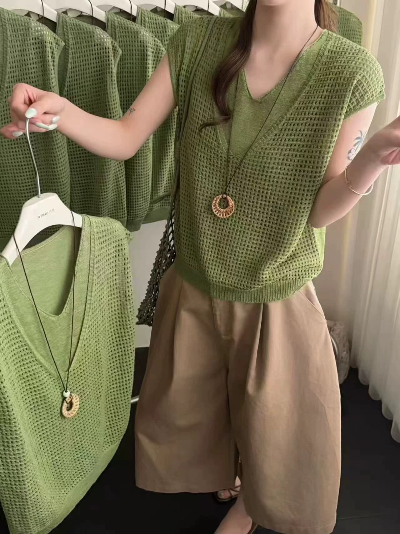 녹색 홀로우 아웃 페이크 레이어드 반팔 티셔츠 여성 의류 2026 여름 드레스 새로운 캐주얼 다용도 슬림해 보이는 니트 스웨터 맨위