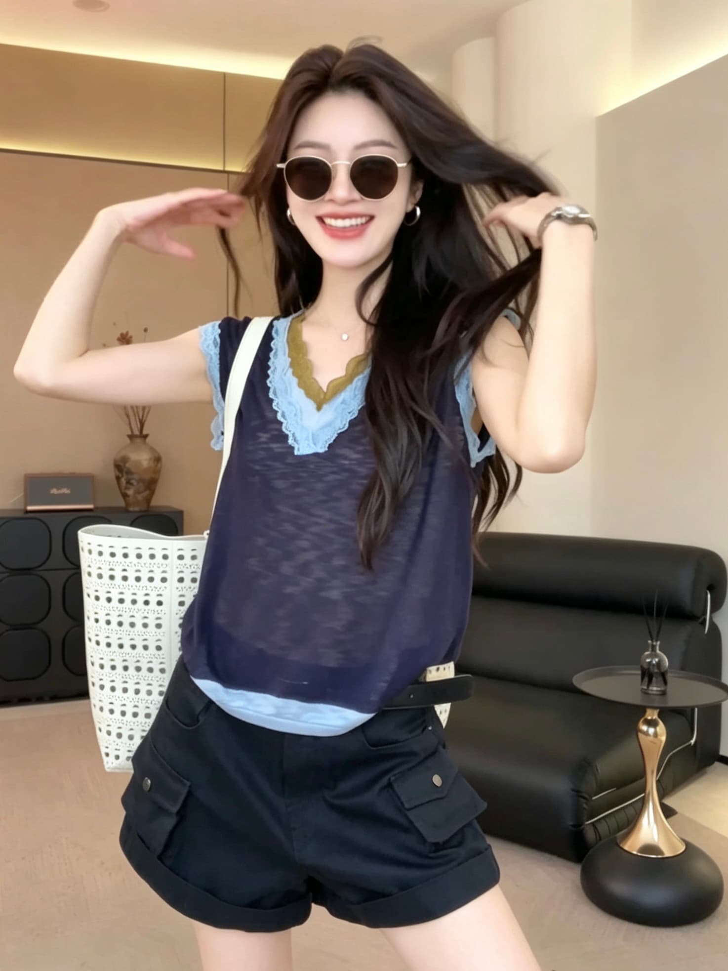 2026 여름 빛 럭셔리 고급 센스 연령 감소 맨위 Chic 고유 한 아니요 명중 섹션 해군 민소매 조끼 티셔츠 여성 상세 이미지 2