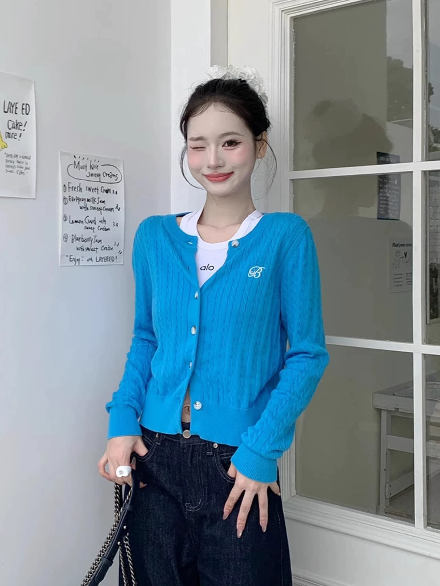 파란색 자이언트 잘 생긴 자수 라운드 넥 스웨터 오픈 가디건 여성 가을 디자인 센스 쇼트 스타일 슬림해 보이는 몸매 가꾸기 니트 스웨터 맨위 이미지 3