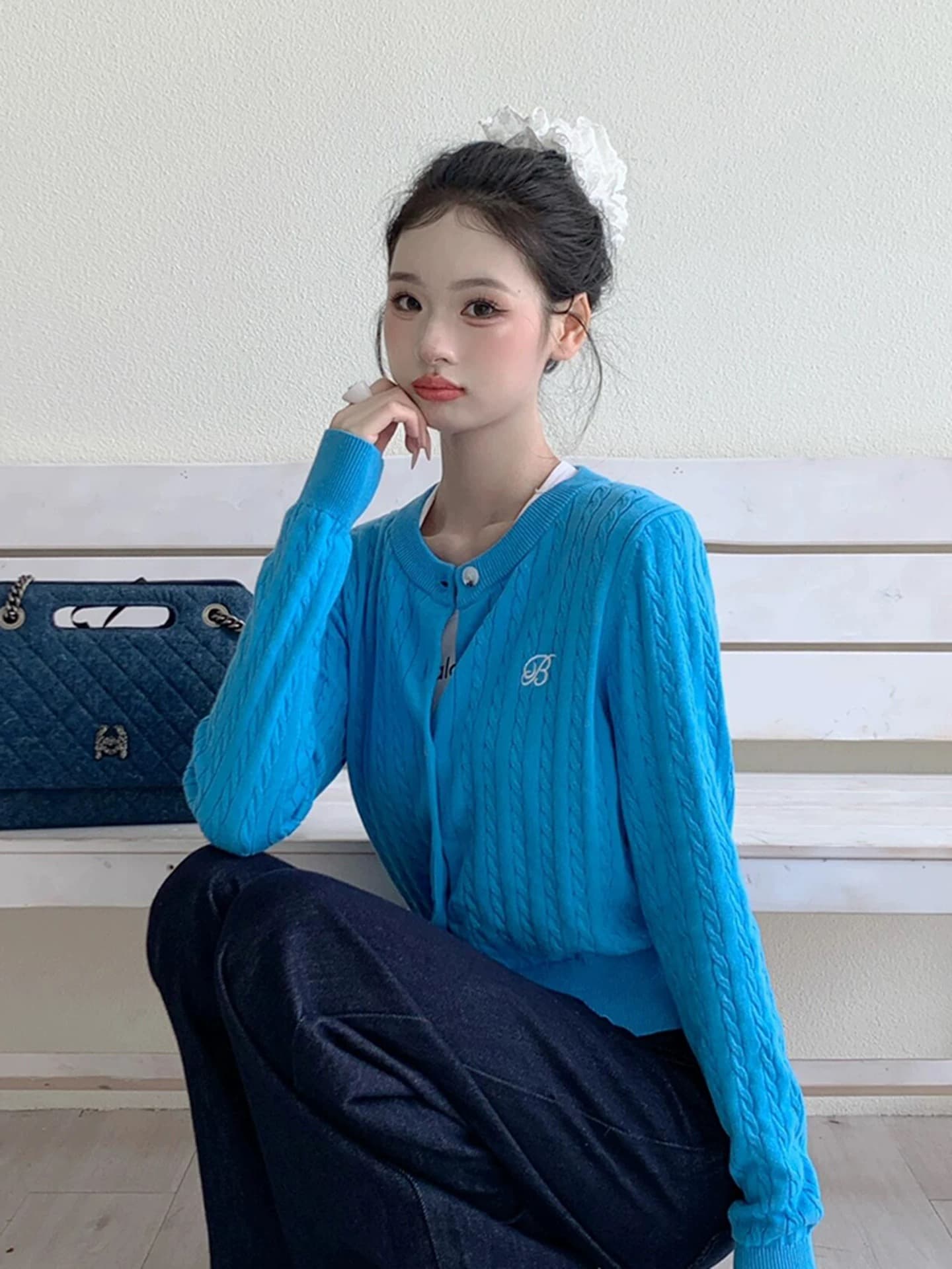 파란색 자이언트 잘 생긴 자수 라운드 넥 스웨터 오픈 가디건 여성 가을 디자인 센스 쇼트 스타일 슬림해 보이는 몸매 가꾸기 니트 스웨터 맨위 상세 이미지 5