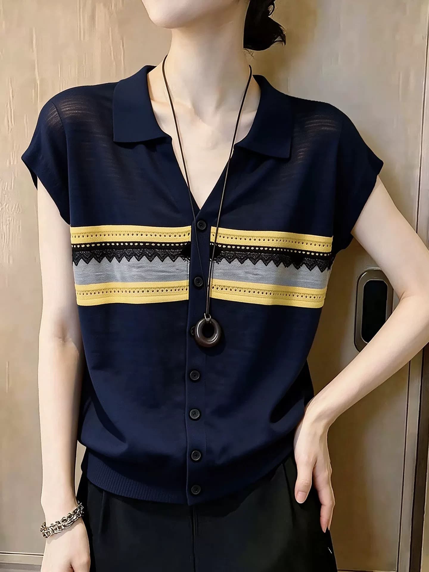 고유 한 Chic 배색 스트라이프 POLO 칼라 니트 오픈 가디건 여성 2026 여름 새로운 슬림해 보이는 편안함 반팔 맨위 상세 이미지 4