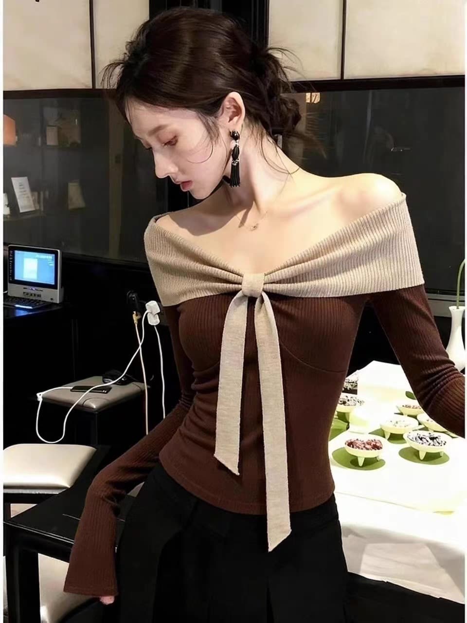 달콤한 핫걸 오프숄더 나비 매듭 니트 기본 셔츠 여성 인사이드 가져 가라. 디자인 센스 가을 겨울 배색 패치워크 긴팔 맨위 이미지 4