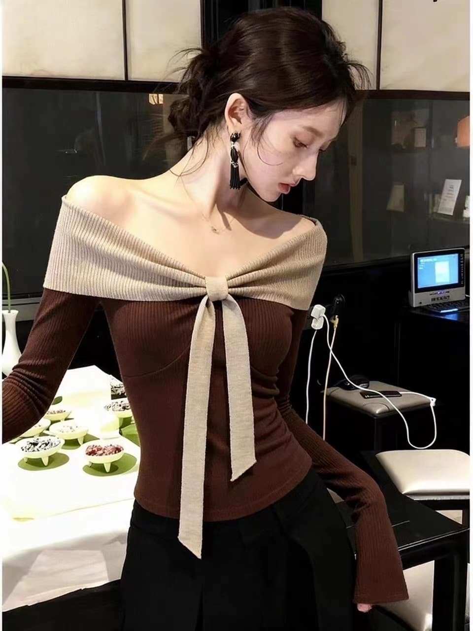 달콤한 핫걸 오프숄더 나비 매듭 니트 기본 셔츠 여성 인사이드 가져 가라. 디자인 센스 가을 겨울 배색 패치워크 긴팔 맨위 상세 이미지 4
