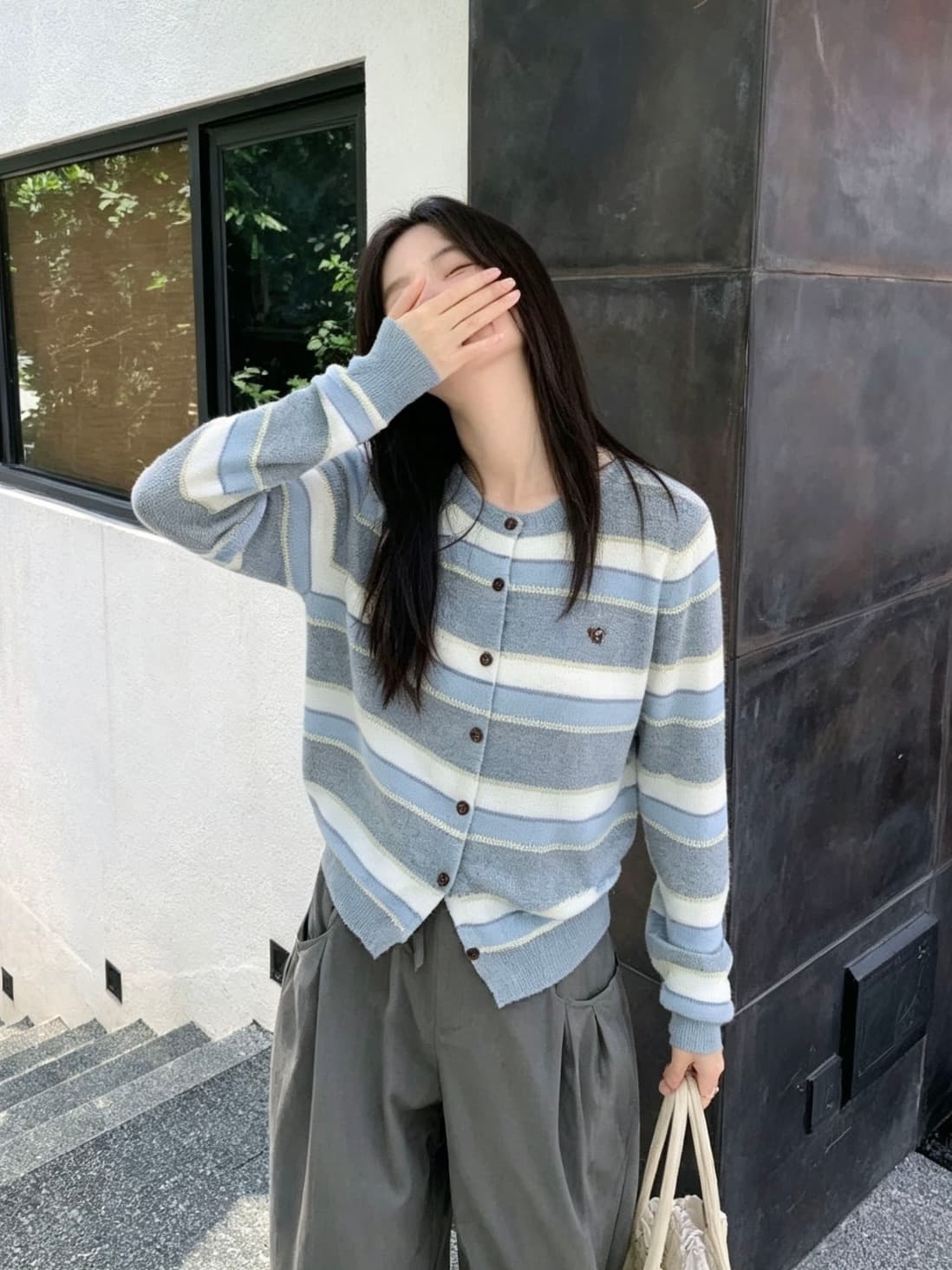 레트로 배색 스트라이프 니트 오픈 가디건 여성 이른 가을 한 부서 쇼트 스타일 스웨터 코트 슬림해 보이는 다용도 외출용 맨위 상세 이미지 4