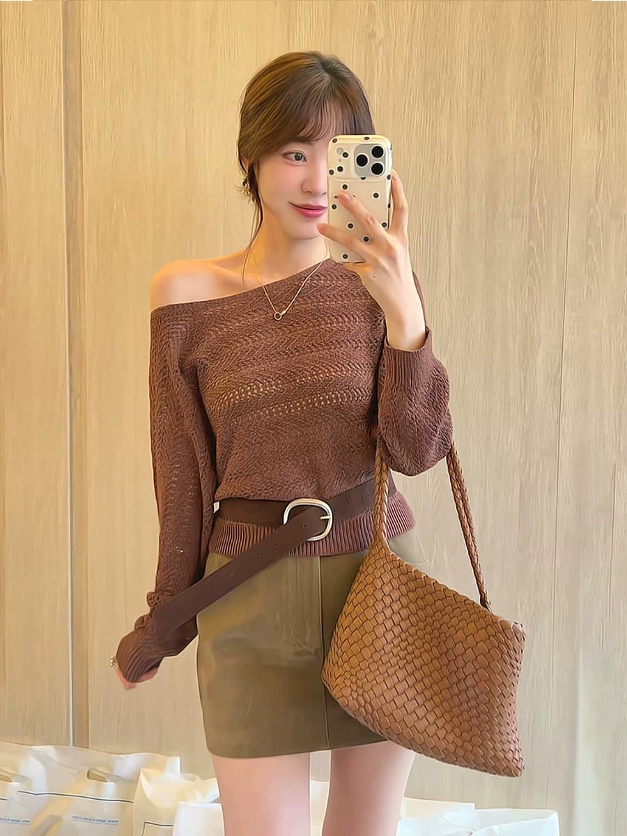 한 부서 레트로 느긋한 바람 비스듬한 칼라 새는 어깨 홀로우 아웃 니트 스웨터 여성 가을 배트윙 소매 벨트 허리 수축 얇은 스타일 스웨터 이미지 3