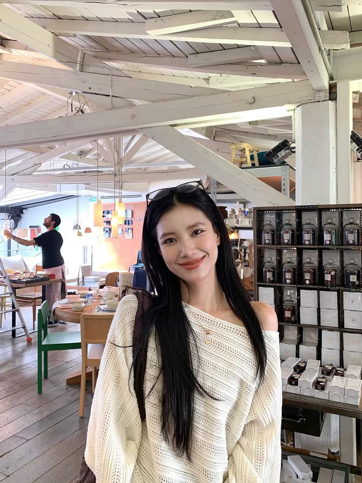 보트넥 홀로우 아웃 니트 맨위 여성 루즈핏 가을 어깨 긴팔 작은 셔츠 느긋한 바람 이른 가을 풀오버 셔츠 상세 이미지 2