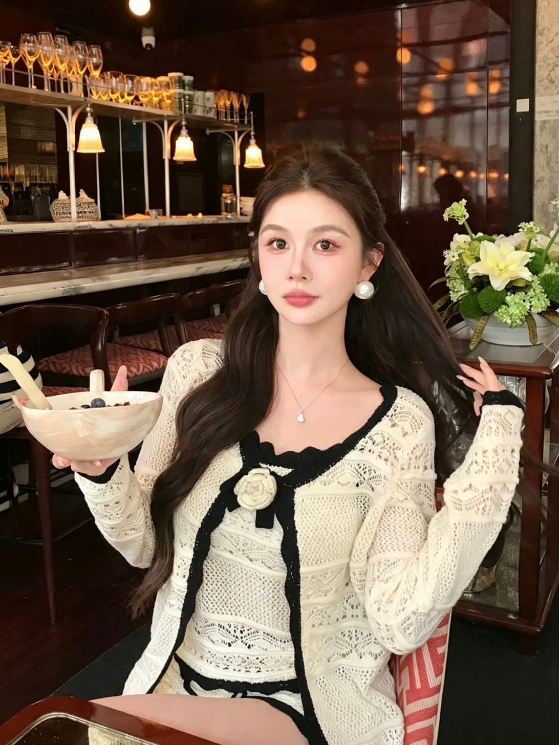 작은 샤넬 스타일 홀로우 아웃 니트 세 조각 여성 세트 배색 레이스 슬립 오픈 가디건 반바지 부드러운 품격 캐주얼 세트