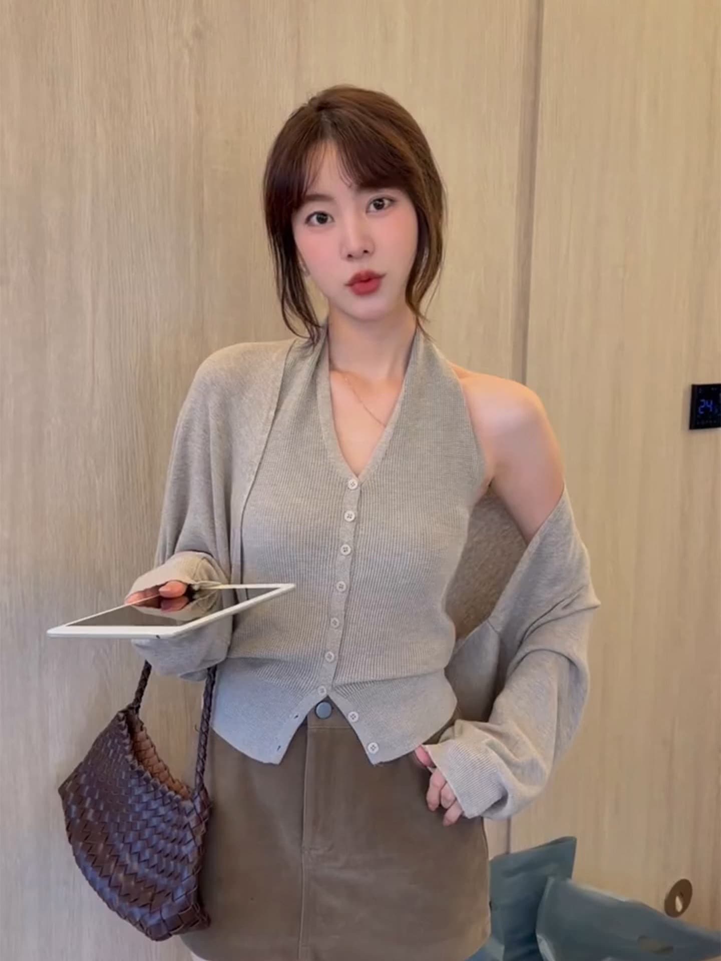 분위기 센스 품격 니트 맨위 두 조각 여성 세트 이른 가을 싱글 줄 버튼 행침 목 조끼 외부 가져 가라. 긴팔 오픈 가디건 세트 상세 이미지 4