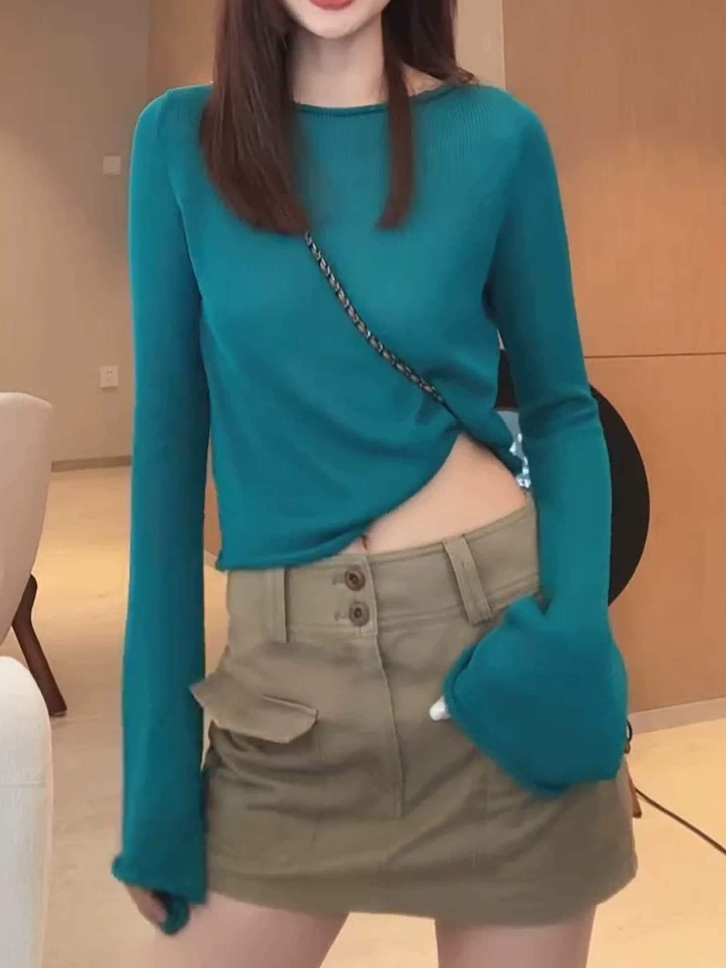 프랑스식 미니멀리즘 바람 나팔 소매 니트 스웨터 여성 이른 가을 몸매 가꾸기 슬림해 보이는 연령 감소 다용도 품격 기본 셔츠 맨위 이미지 4
