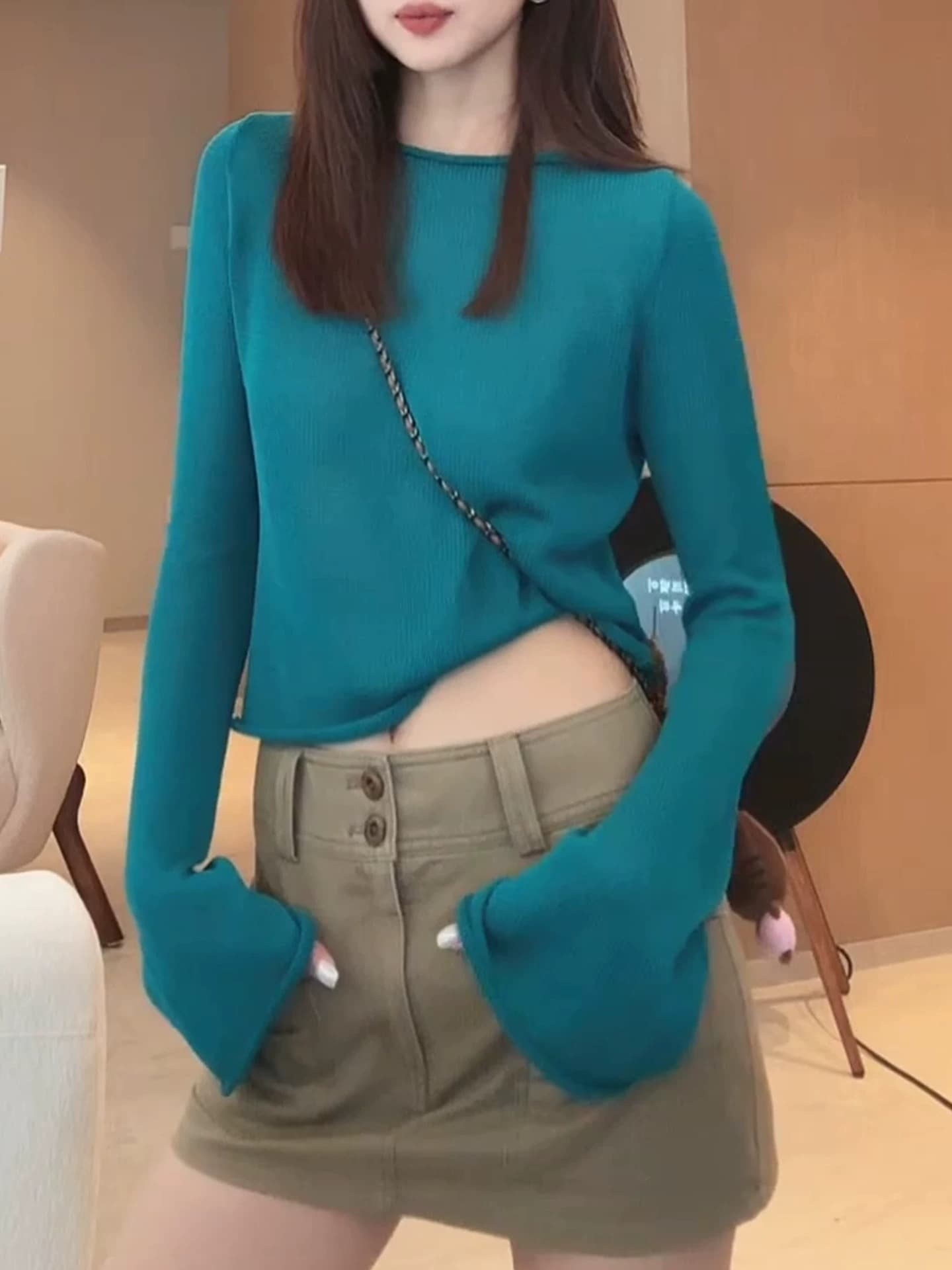 프랑스식 미니멀리즘 바람 나팔 소매 니트 스웨터 여성 이른 가을 몸매 가꾸기 슬림해 보이는 연령 감소 다용도 품격 기본 셔츠 맨위 이미지 3