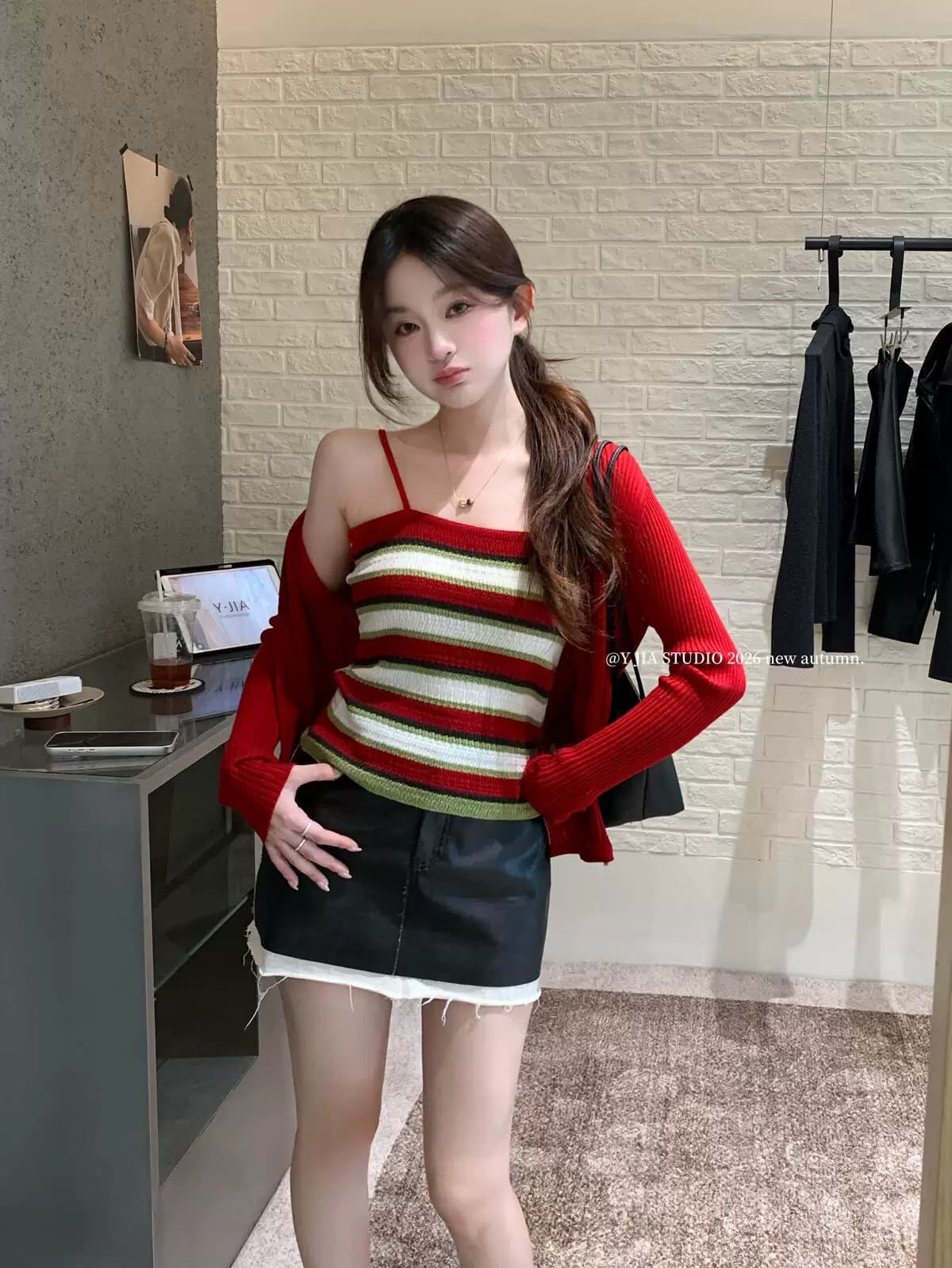 이른 가을 부드러운 찹쌀 다용도 긴팔 니트 오픈 가디건 스트라이프 배색 캐미솔 투피스 슈트 여성 상세 이미지 3