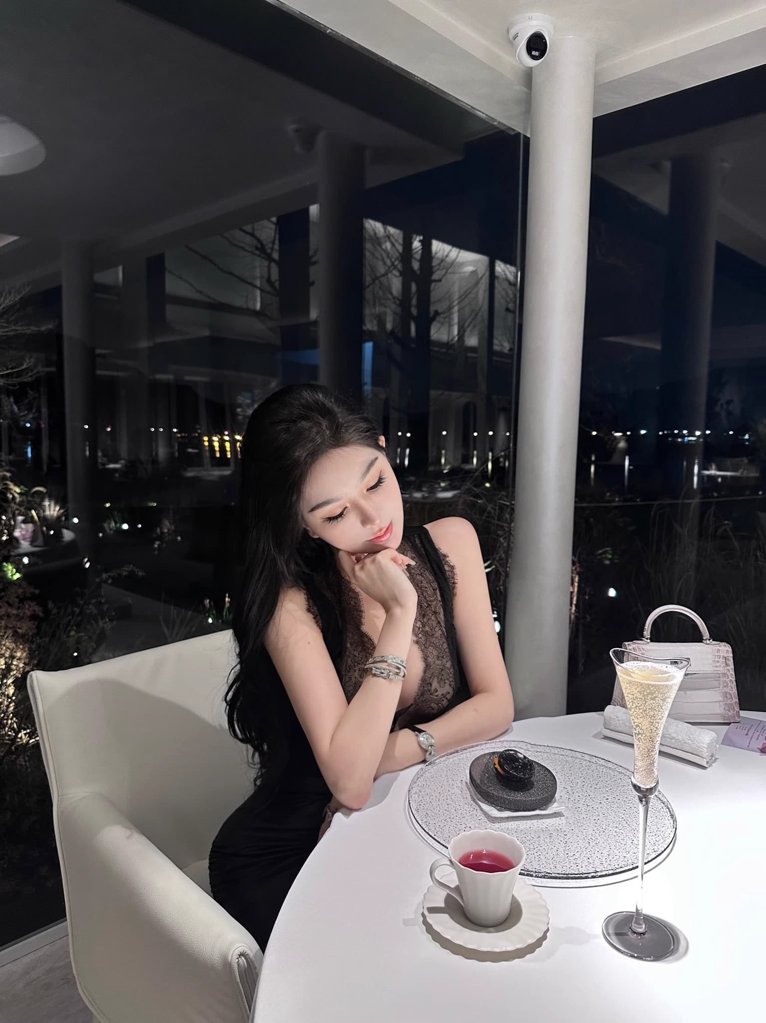 향기로운 노래 레이스 섹시함 순수한 욕망 바람 3 차원 속눈썹 레이스 레이스 불규칙 V넥 여성 셔츠 상세 이미지 24