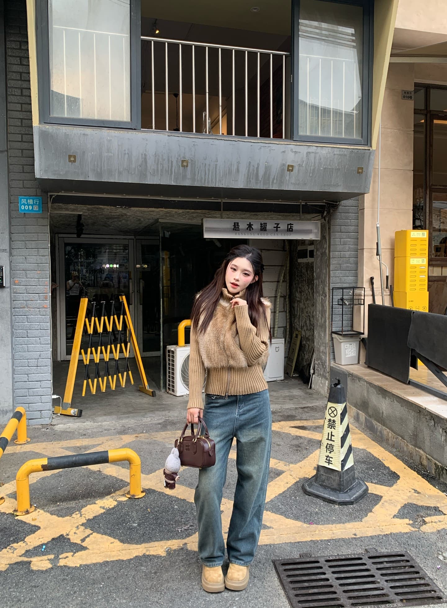 실사 정가 원본 원료 초점 높은 품질 피어 도둑 그림 아름다움 라드. 모피 패치워크 여성 코트 이미지 2