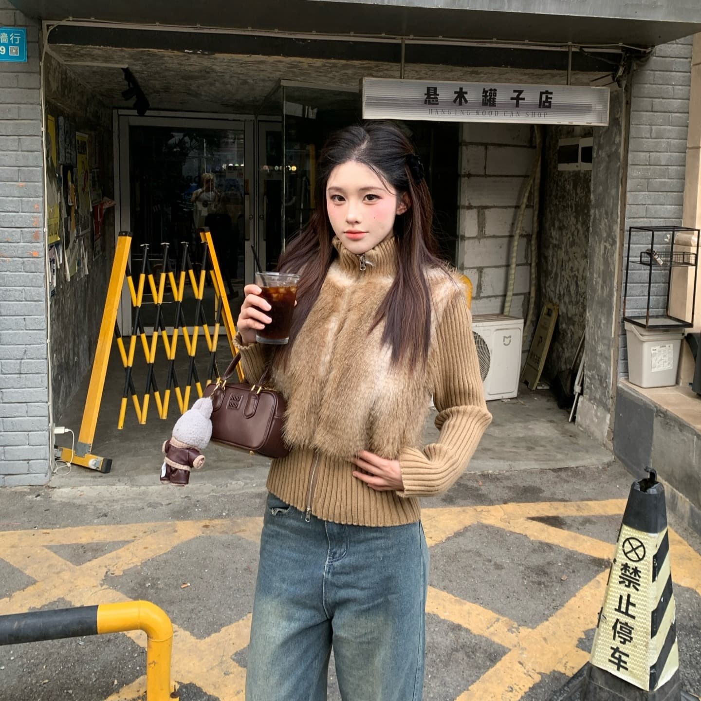 실사 정가 원본 원료 초점 높은 품질 피어 도둑 그림 아름다움 라드. 모피 패치워크 여성 코트 이미지 6