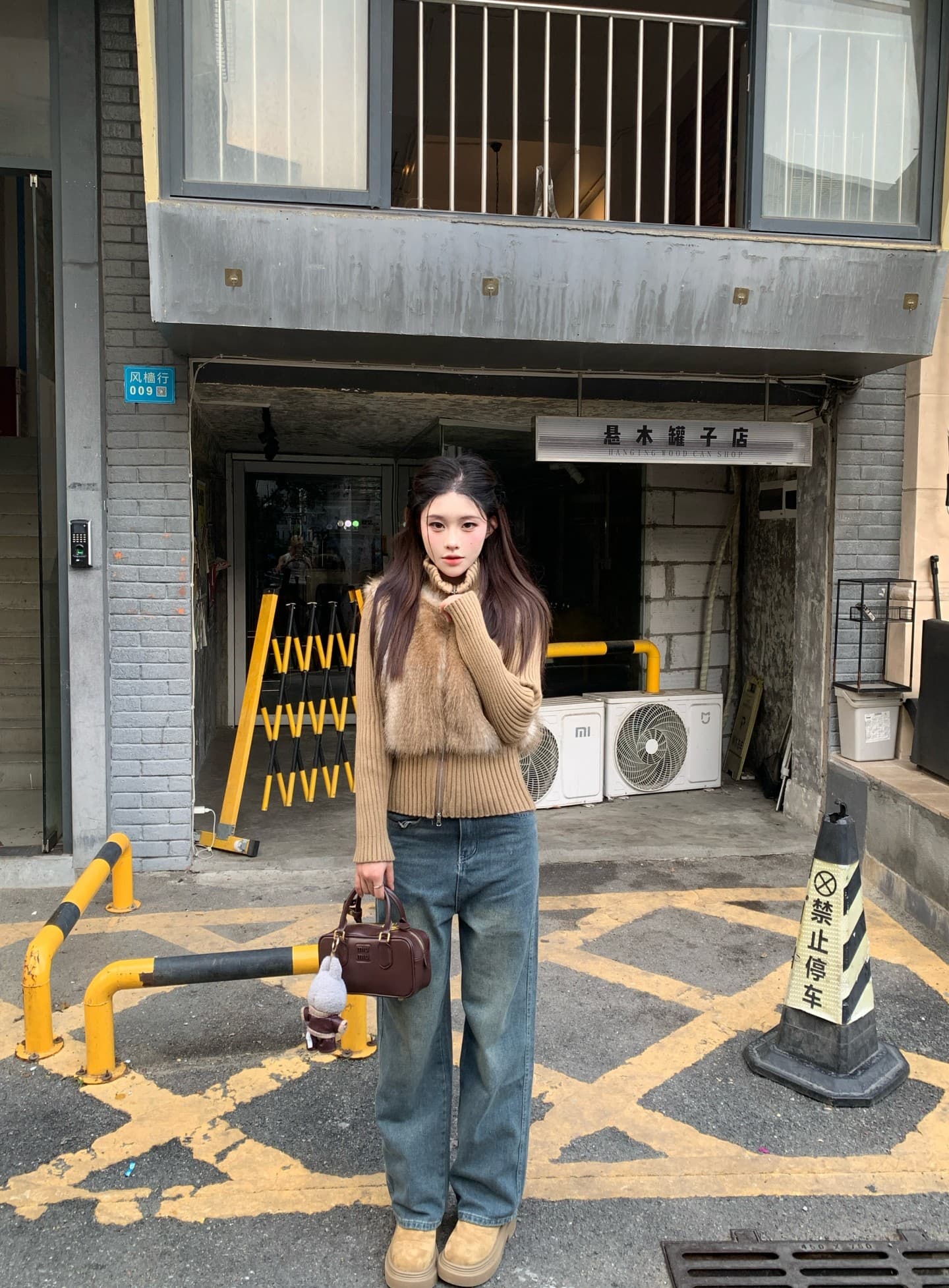 실사 정가 원본 원료 초점 높은 품질 피어 도둑 그림 아름다움 라드. 모피 패치워크 여성 코트 상세 이미지 3
