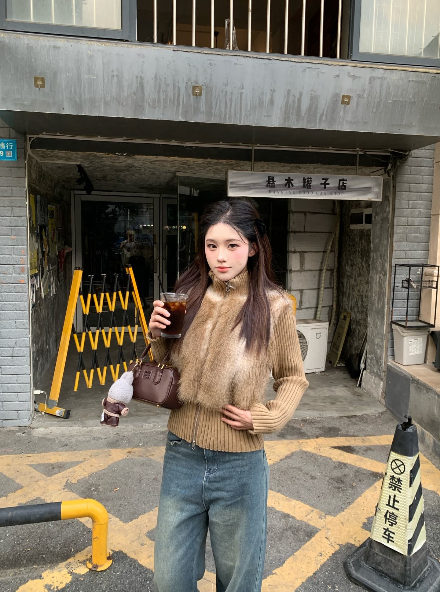 실사 정가 원본 원료 초점 높은 품질 피어 도둑 그림 아름다움 라드. 모피 패치워크 여성 코트 상세 이미지 5