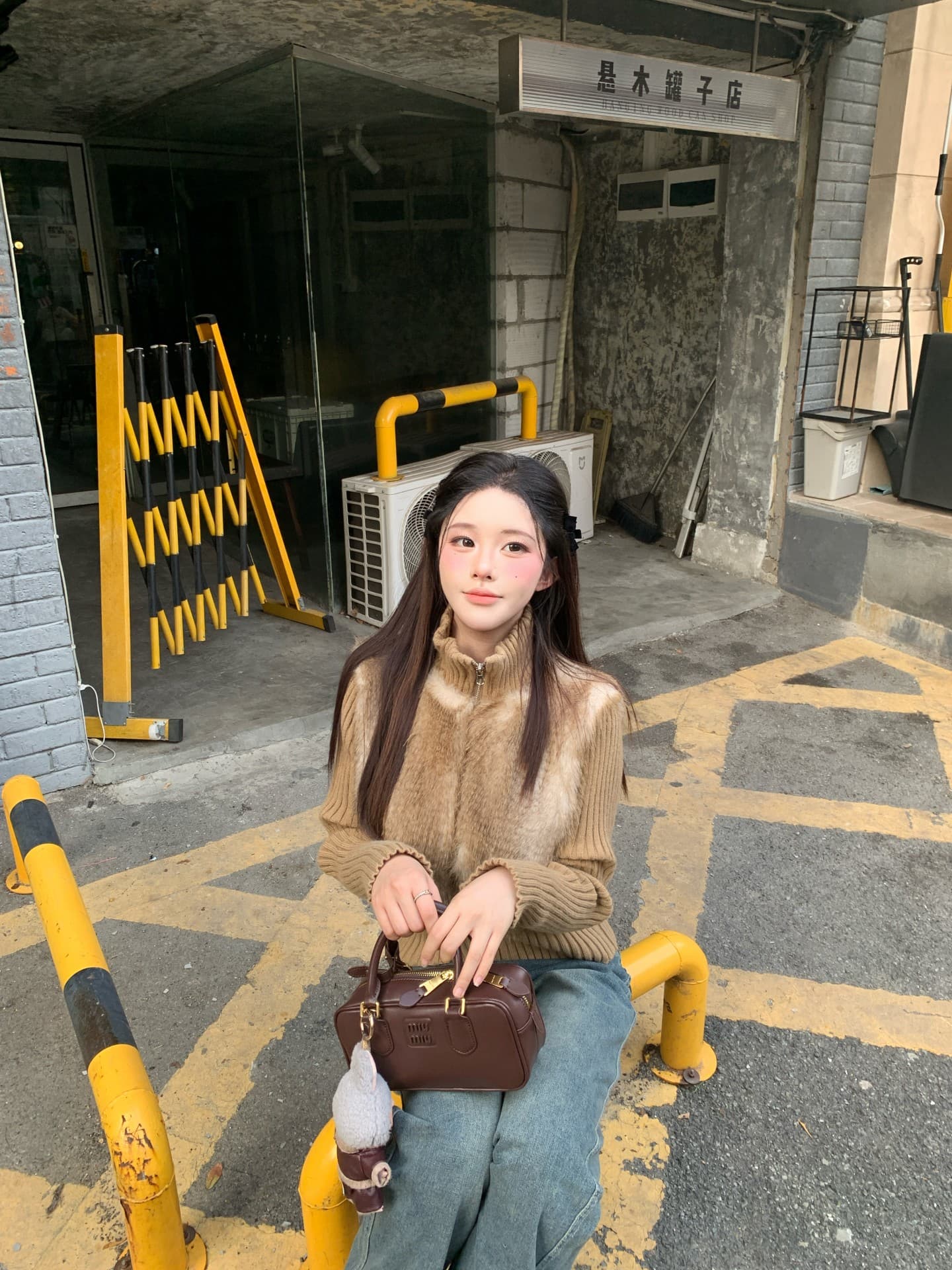실사 정가 원본 원료 초점 높은 품질 피어 도둑 그림 아름다움 라드. 모피 패치워크 여성 코트 상세 이미지 7