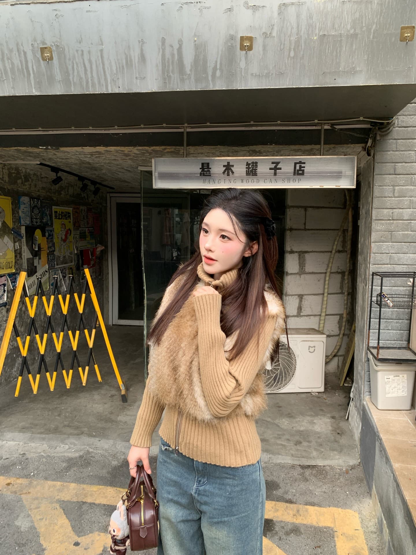 실사 정가 원본 원료 초점 높은 품질 피어 도둑 그림 아름다움 라드. 모피 패치워크 여성 코트 상세 이미지 8