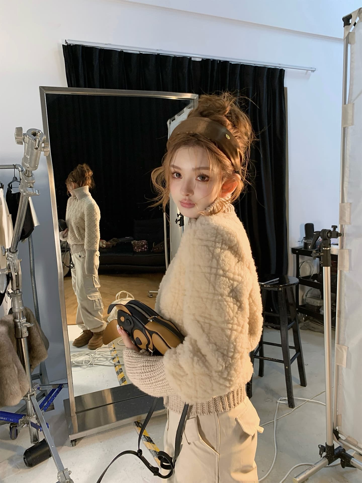 인터넷 그림 폭발 편안함 나가라. 그룹 링 그리드 피모 하나 여성 코트 털이 있는 스웨이드 원단 상세 이미지 11