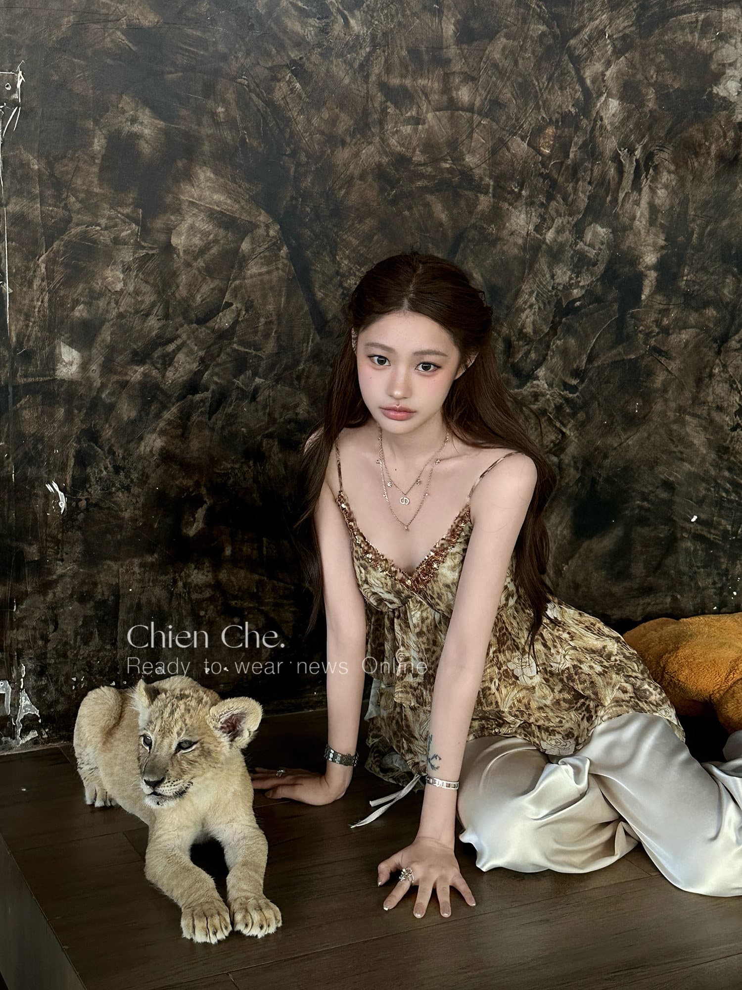 인터넷 그림 y2k 골드 밀가루 레트로 레오파드 무늬 프린트 캐미솔 여름 프릴 V넥 핫걸 맨위 여성 상세 이미지 6