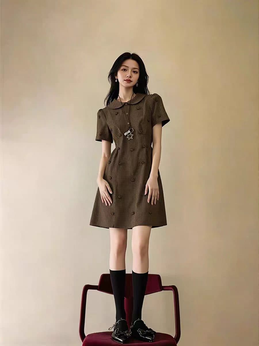 한 부서 학원 스타일 연령 감소 체크무늬 베이비 칼라 여성 드레스 2026 년 새로운 허리 수축 슬림해 보이는 반팔 A라인 스커트 상세 이미지 4
