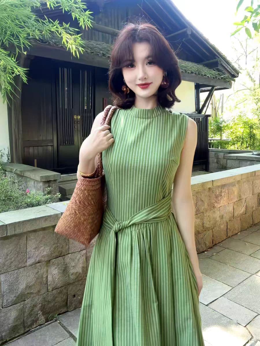 녹색 레몬 푸른 잔디 신선함 스트라이프 민소매 여성 드레스 여름 허리 수축 레이스업 슬림해 보이는 출퇴근 롱 스커트 이미지 2