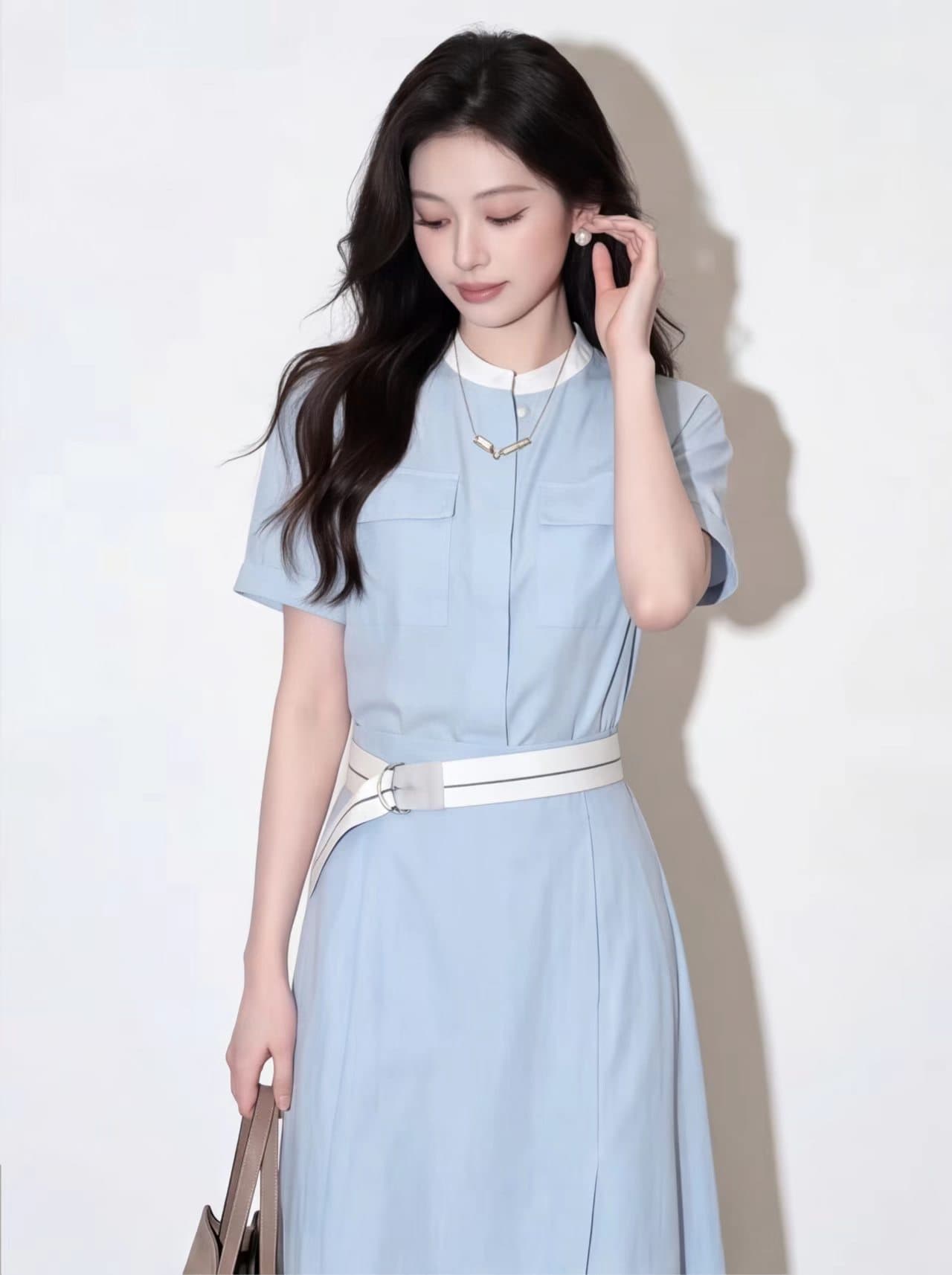 여름 하늘색 스탠드 칼라 반팔 워크웨어 치마 배색 화이트 벨트 이전 트임 부드러운 출퇴근 품격 치마 상세 이미지 1