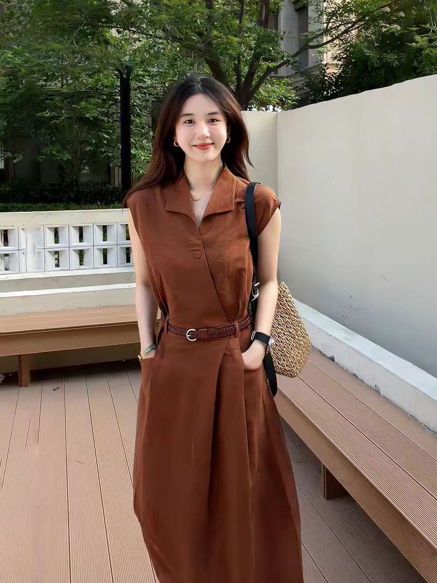 캐러멜 브라운 폴로 칼라 민소매 셔츠 여성 드레스 2026 년 여름 새로운 허리 수축 슬림해 보이는 품격 롱 스커트 상세 이미지 1
