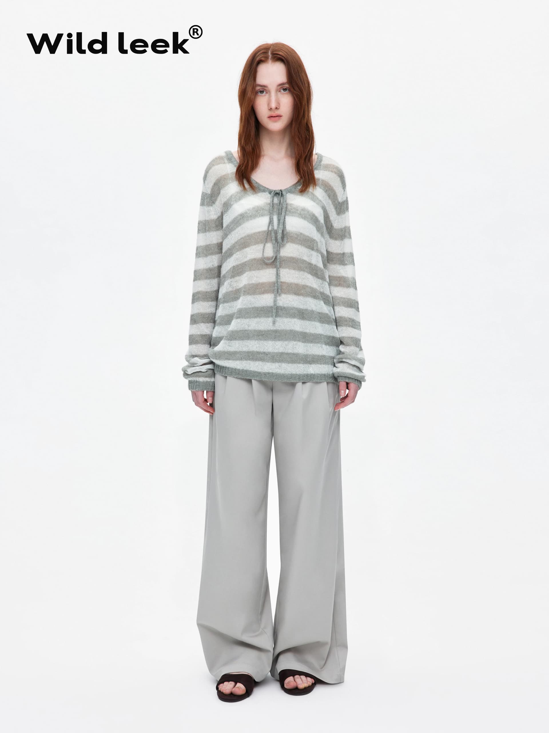wild leek 기타 착용 법 하프 시스루 펌프 로프 스트라이프 블라우스 2026ss 대 네클라인 비스듬한 어깨 모헤어 짠 셔츠 이미지 4
