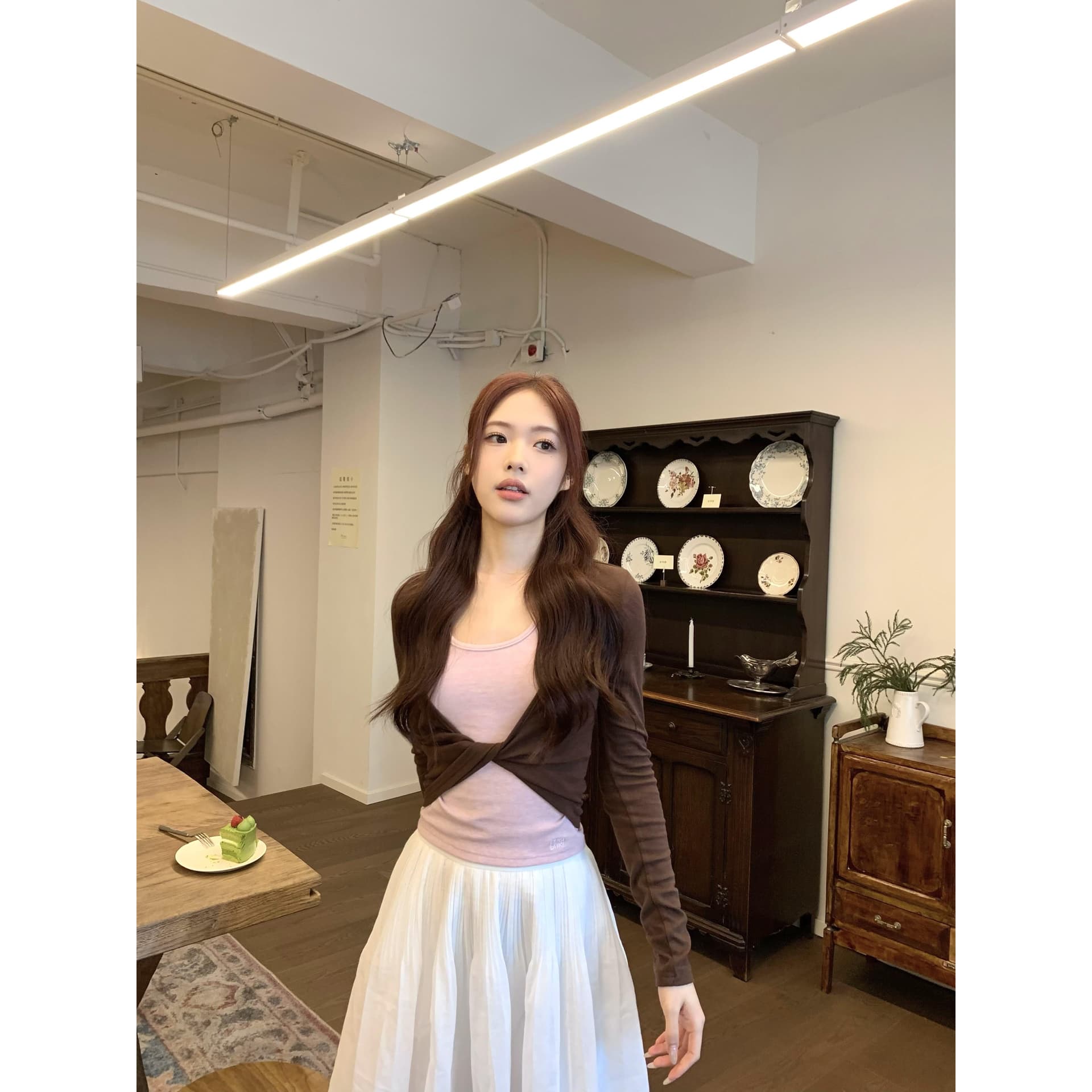 puki 페이크 레이어드 행침 목 비틀림 맨위 발레 바람 배색 긴팔 만나는 이미지 5