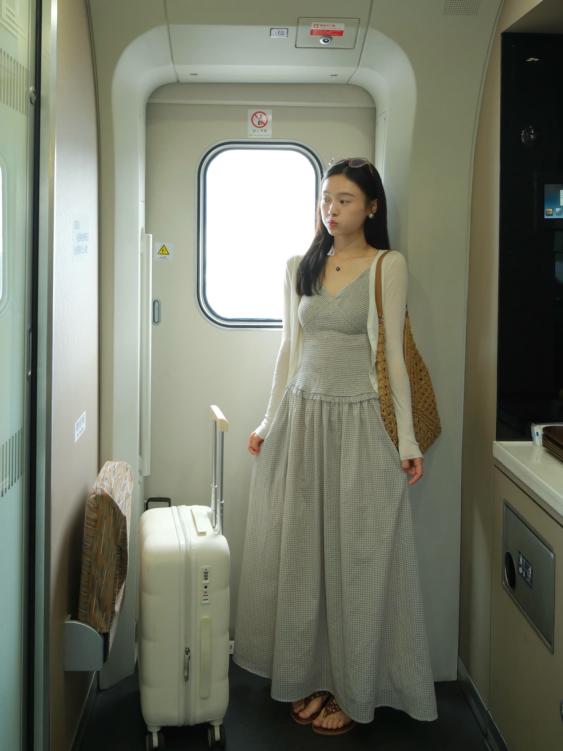 파르마 오래된 거리 프랑스식 히로인 V넥 명중 가져 가라. 체크무늬 슬립 드레스 이미지 3