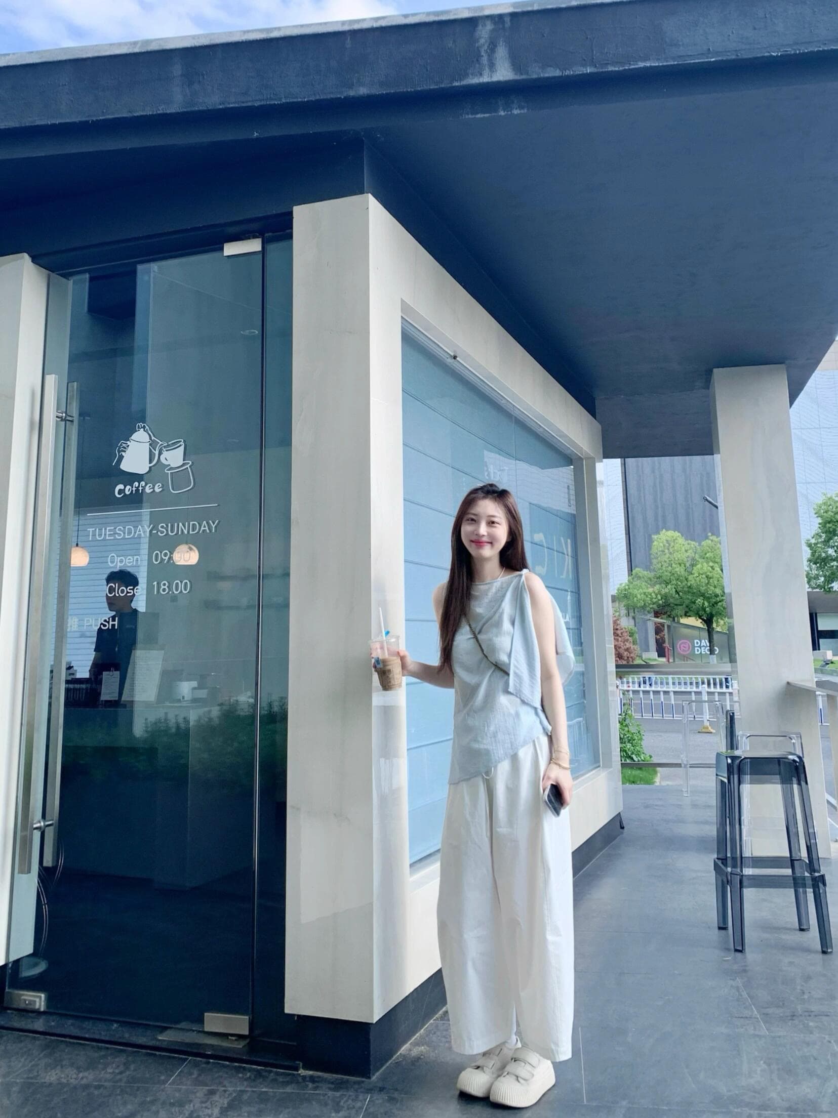 오프숄더 주간 실크 민소매 작은 셔츠 여성 의류 2026 여름 새로운 아마 셔츠 맨위 상세 이미지 1