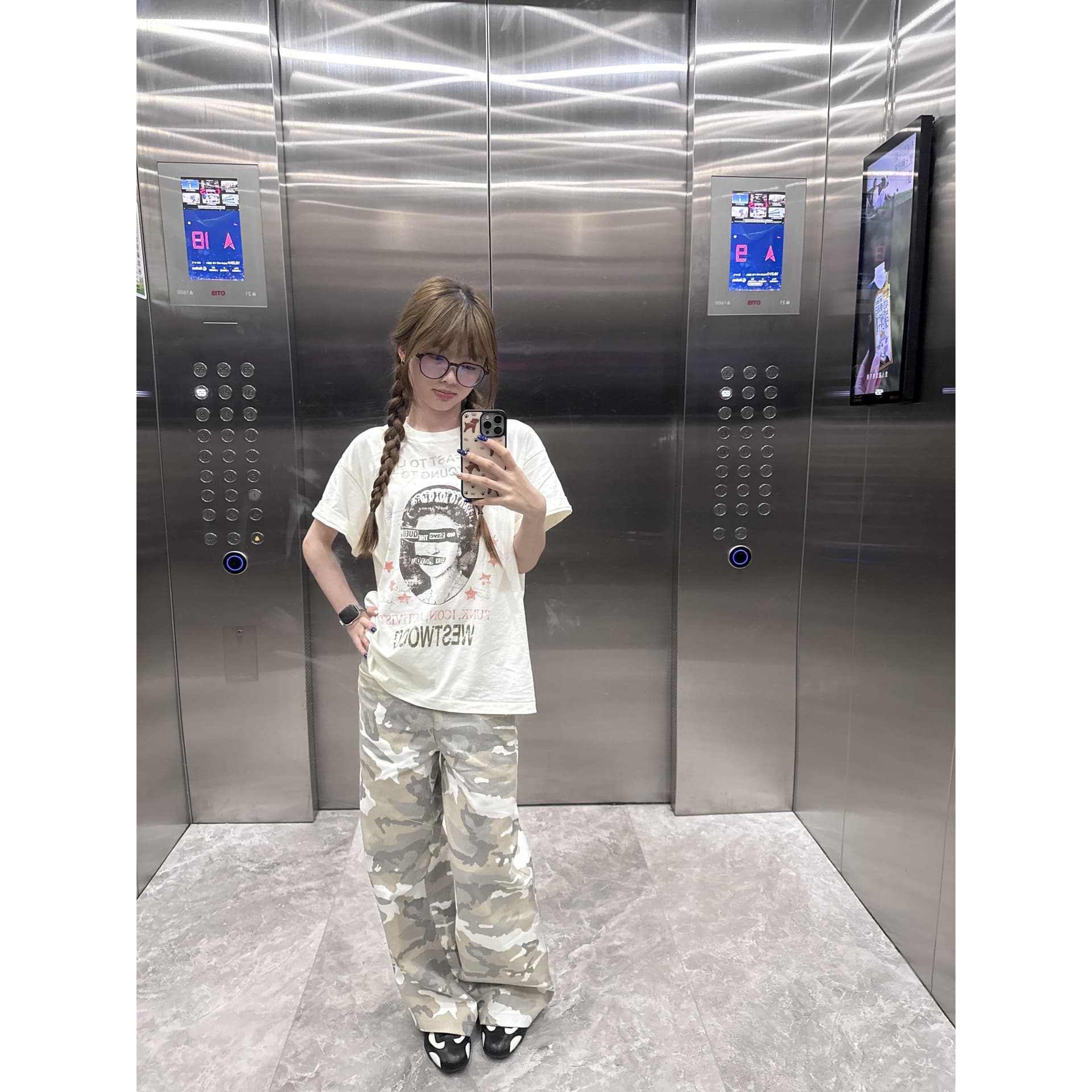 밴드 표지 두 침습성 초상화 프린트 t 비행기 boxy 핏 스타일 거리 코디 이미지 5