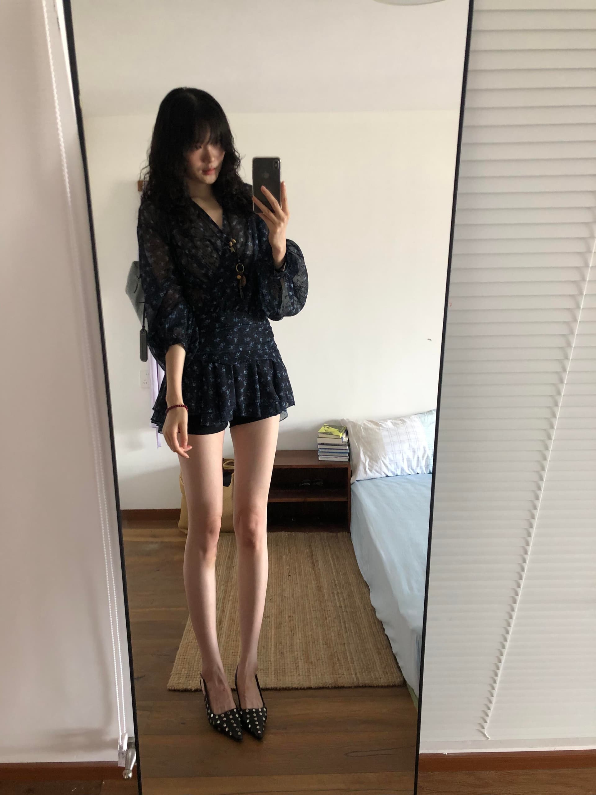프랑스식 레트로 V넥 꽃무늬 긴팔 시폰 셔츠 여성 이른 가을 몸매 가꾸기 슬림해 보이는 디자인 센스 얇은 스타일 맨위 상세 이미지 4