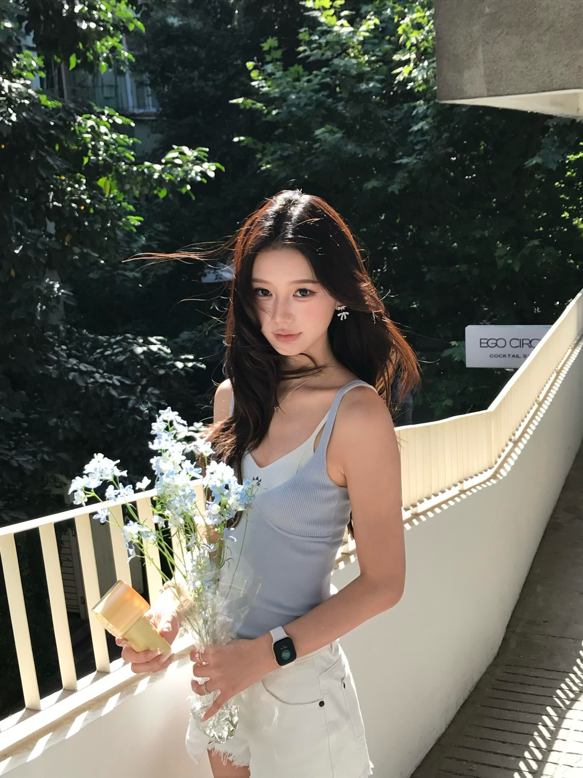 새로운 여름 페이크 레이어드 맨위 여성 패션 외국 가스 몸매 가꾸기 슬림해 보이는 캐미솔 외출용 쇼트 스타일 여성 의류 상세 이미지 5